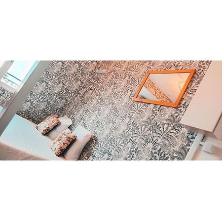 Location En Plein Coeur De Paris N°21 Apartment Luaran gambar